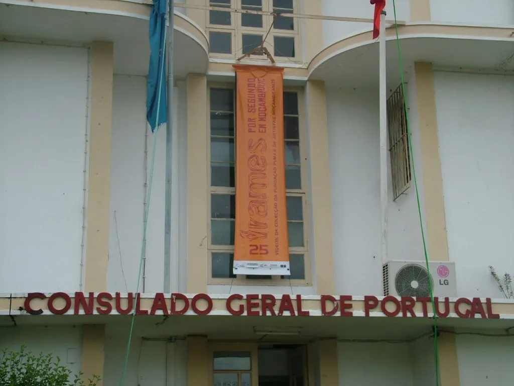 Exposição da Fundação PLMJ na cidade da Beira