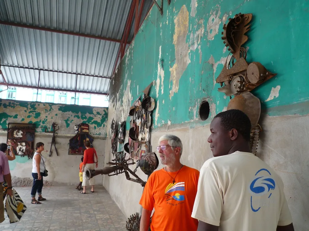 Fundação PLMJ marca presença na exposição OCUPAÇÕES temporárias 20.10 em Maputo